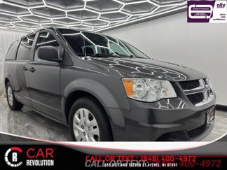 Used 2019 Dodge Grand Caravan SE w/ Rear Park Assist Package image 1