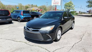 Used 2016 Toyota Camry LE image 1