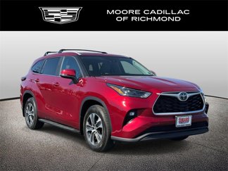 Used 2024 Toyota Highlander LE image 1