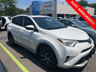 Used 2016 Toyota RAV4 SE image 1