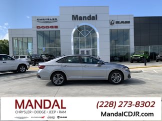 Used 2024 Volkswagen Jetta SE image 1