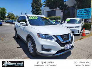 Used 2019 Nissan Rogue SV image 1