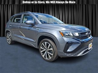 Used 2024 Volkswagen Taos SE w/ Panoramic Sunroof Package image 1