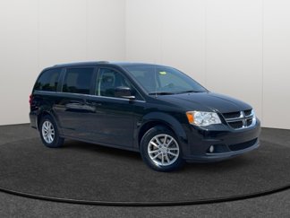 Used 2019 Dodge Grand Caravan SXT image 1