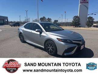 Used 2021 Toyota Camry SE image 1