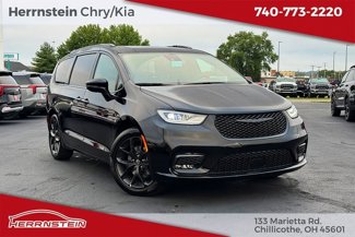 New 2026 Chrysler Pacifica Limited image 1
