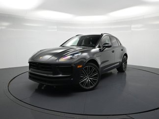 Used 2025 Porsche Macan image 1
