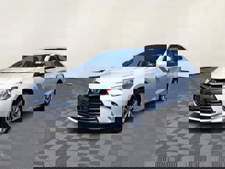 Used 2015 Toyota Camry LE image 1