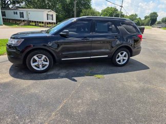 Used 2018 Ford Explorer XLT image 1