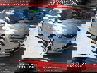 Used 2016 Chrysler 200 Limited image 1