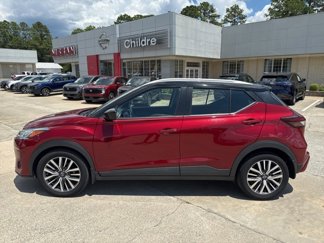 Used 2022 Nissan Kicks SV image 1
