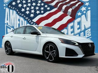 Used 2023 Nissan Altima 2.5 SR image 1