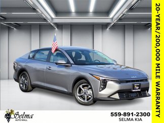New 2025 Kia K4 LXS image 1