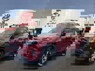 Used 2021 Toyota RAV4 XLE image 1