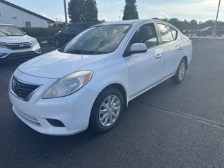 Used 2012 Nissan Versa SV image 1