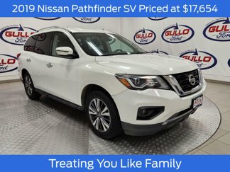 Used 2019 Nissan Pathfinder SV image 1