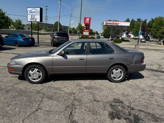Used 1993 Toyota Camry LE image 1