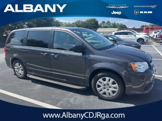 Used 2020 Dodge Grand Caravan SE image 1