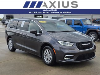 Used 2023 Chrysler Pacifica Touring-L image 1