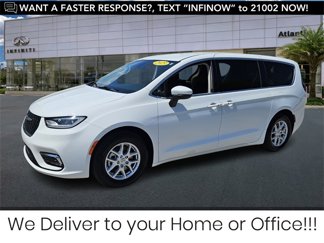 Used 2023 Chrysler Pacifica Touring-L image 1
