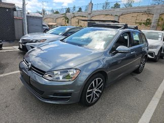 Used 2016 Volkswagen Golf Limited Edition image 1