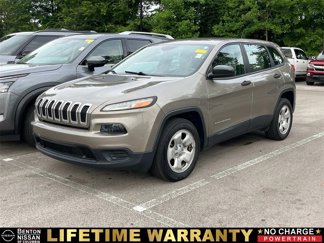 Used 2017 Jeep Cherokee Sport image 1