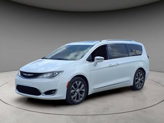 Used 2020 Chrysler Pacifica Limited image 1
