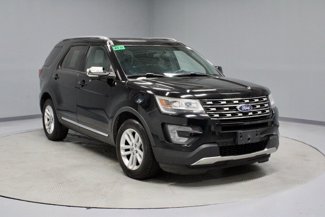 Used 2017 Ford Explorer XLT image 1