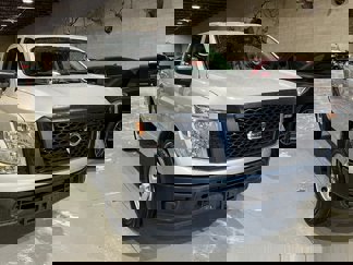 Used 2017 Nissan Titan S image 1