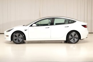 Used 2022 Tesla Model 3 Standard Range image 1