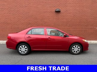 Used 2010 Toyota Corolla LE image 1