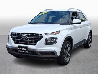 Used 2024 Hyundai Venue SEL image 1
