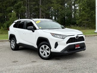 Used 2021 Toyota RAV4 LE image 1