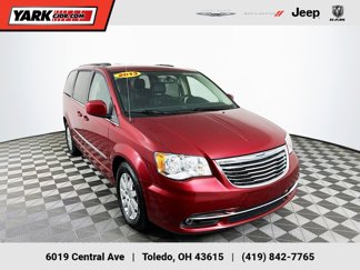 Used 2013 Chrysler Town & Country Touring w/ Trailer Tow Group image 1