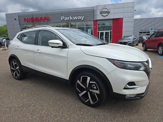 Used 2020 Nissan Rogue Sport SL w/ Premium Package image 1