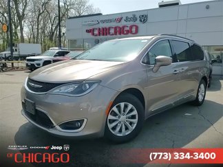 Used 2017 Chrysler Pacifica Touring-L image 1