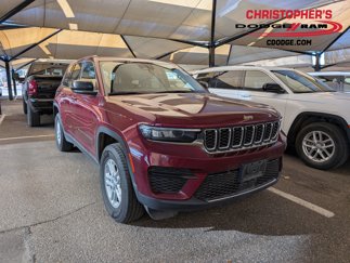 Used 2023 Jeep Grand Cherokee Laredo image 1