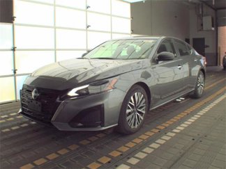 Used 2024 Nissan Altima 2.5 SV image 1