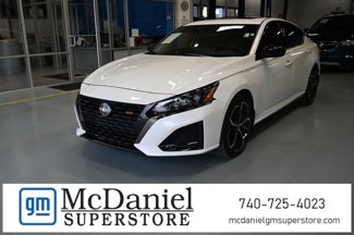 Used 2023 Nissan Altima 2.5 SR w/ SR Premium Package image 1