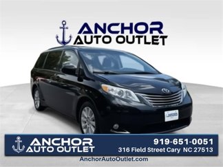 Used 2012 Toyota Sienna XLE image 1