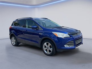 Used 2016 Ford Escape SE w/ Equipment Group 201A image 1