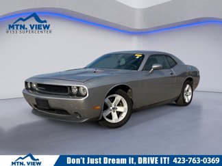 Used 2014 Dodge Challenger SXT image 1