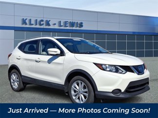 Used 2018 Nissan Rogue Sport SV image 1