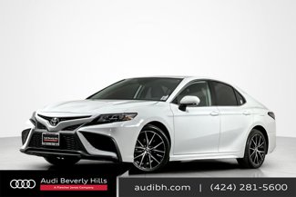 Used 2024 Toyota Camry SE image 1