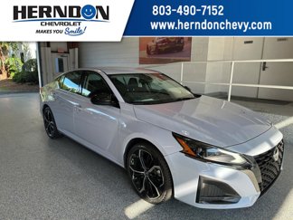 Used 2024 Nissan Altima 2.5 SR image 1