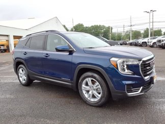 Used 2022 GMC Terrain SLE w/ Driver Convenience Package image 1