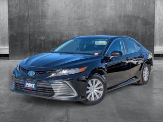 Used 2021 Toyota Camry LE image 1