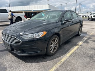 Used 2017 Ford Fusion SE w/ Fusion SE Technology Package image 1