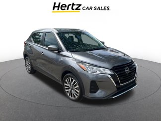 Used 2024 Nissan Kicks SV image 1