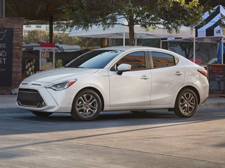 Used 2019 Toyota Yaris L image 1